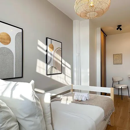 Apartment Deluxe Location In Place D'italie